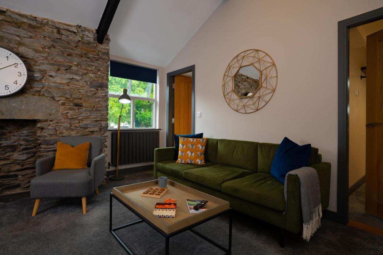Spacious - Contemporary 2Br Apartment - Central Ambleside - Parking מראה חיצוני תמונה