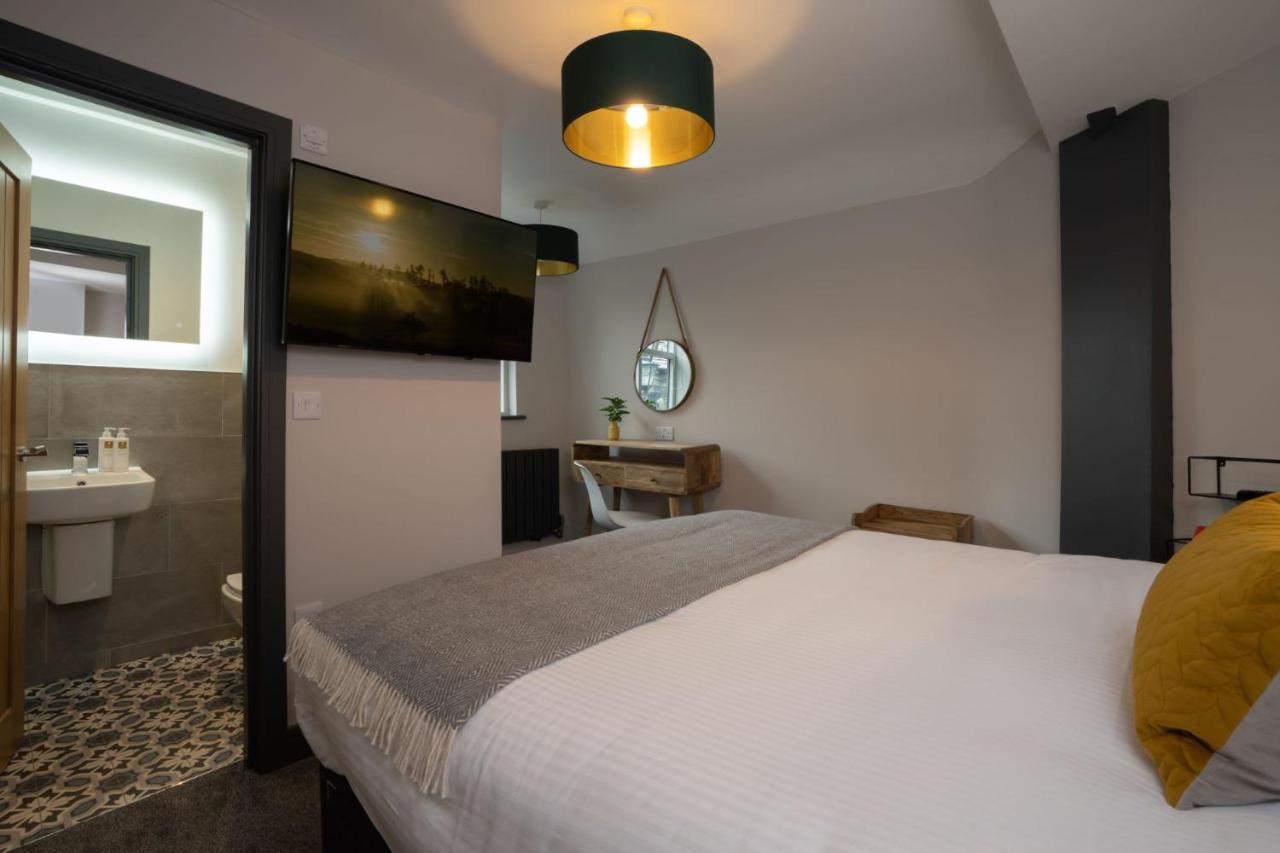 Spacious - Contemporary 2Br Apartment - Central Ambleside - Parking מראה חיצוני תמונה